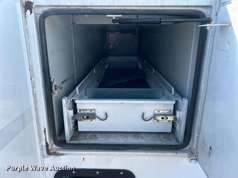 image for item EG1099 2012 Ford F550 Super Duty  bucket truck