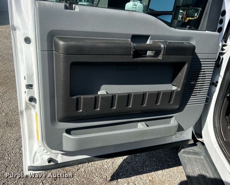 image for item EG1099 2012 Ford F550 Super Duty  bucket truck