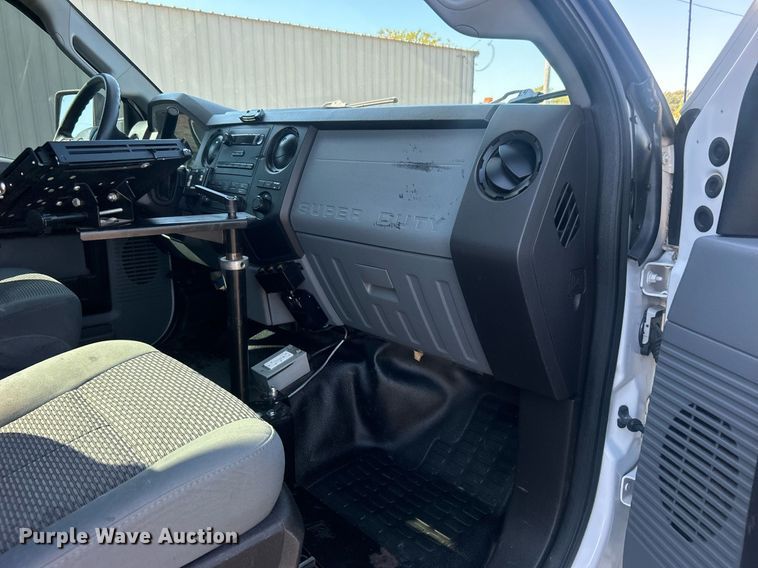 image for item EG1099 2012 Ford F550 Super Duty  bucket truck