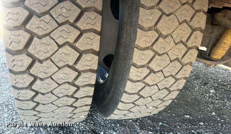 image for item EG1099 2012 Ford F550 Super Duty  bucket truck