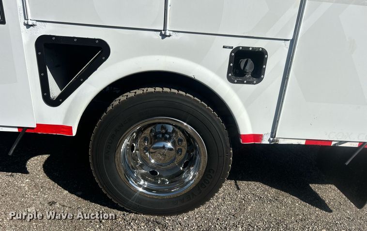 image for item EG1099 2012 Ford F550 Super Duty  bucket truck