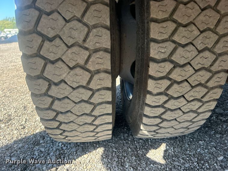 image for item EG1099 2012 Ford F550 Super Duty  bucket truck