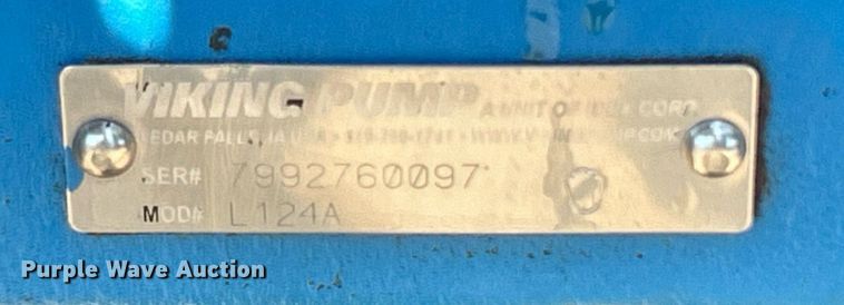 image for item EG1105 2013 International  7400 tank truck