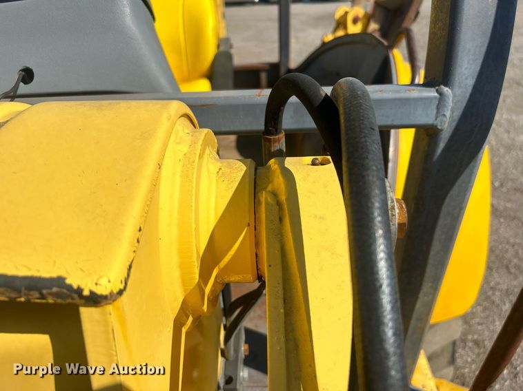 image for item EG1108 2000 New Holland 555E backhoe