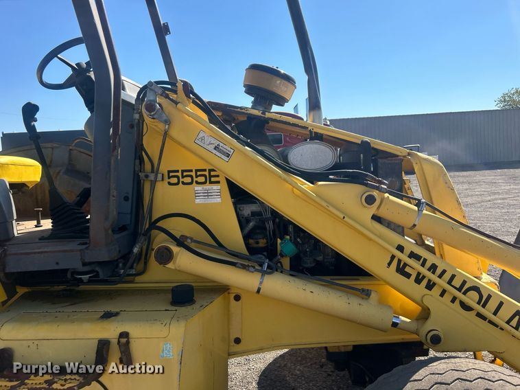 image for item EG1108 2000 New Holland 555E backhoe
