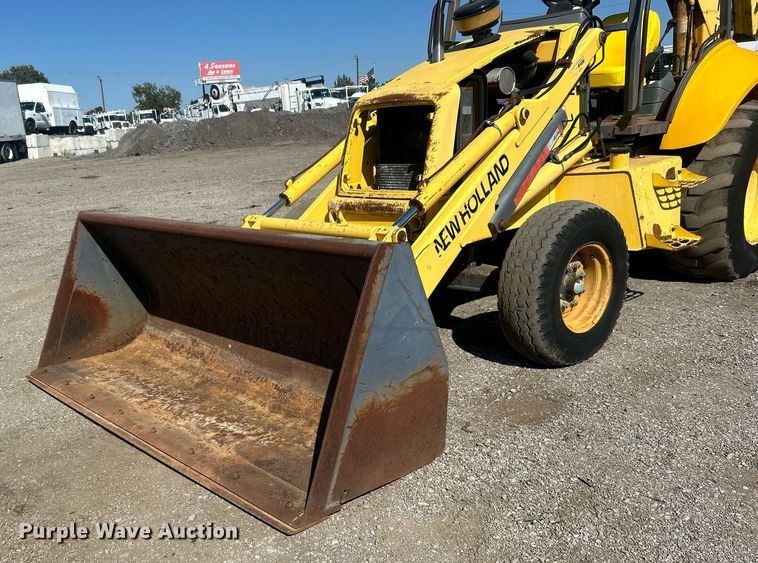 image for item EG1108 2000 New Holland 555E backhoe