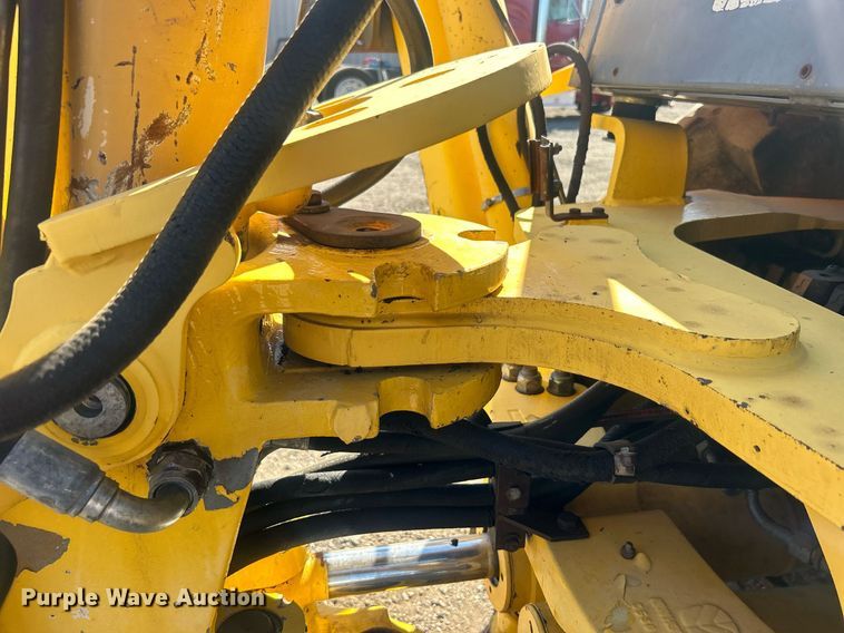 image for item EG1108 2000 New Holland 555E backhoe