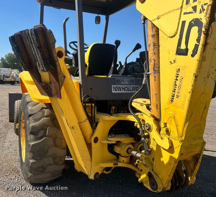 image for item EG1108 2000 New Holland 555E backhoe