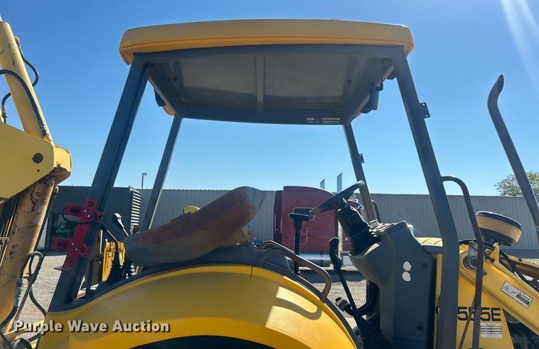 image for item EG1108 2000 New Holland 555E backhoe