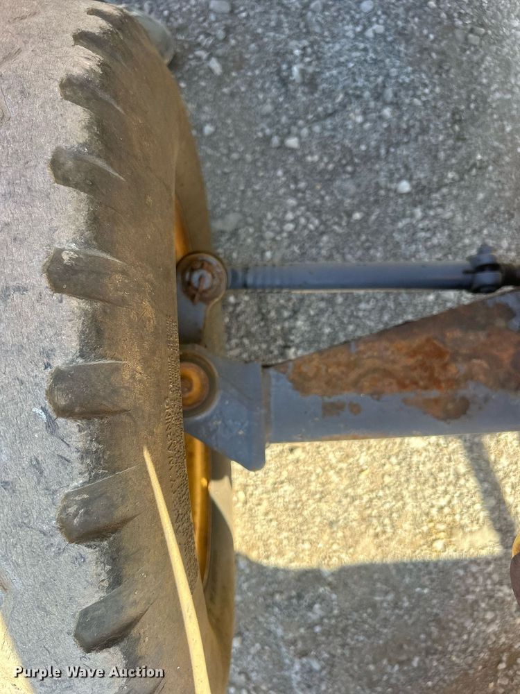 image for item EG1108 2000 New Holland 555E backhoe