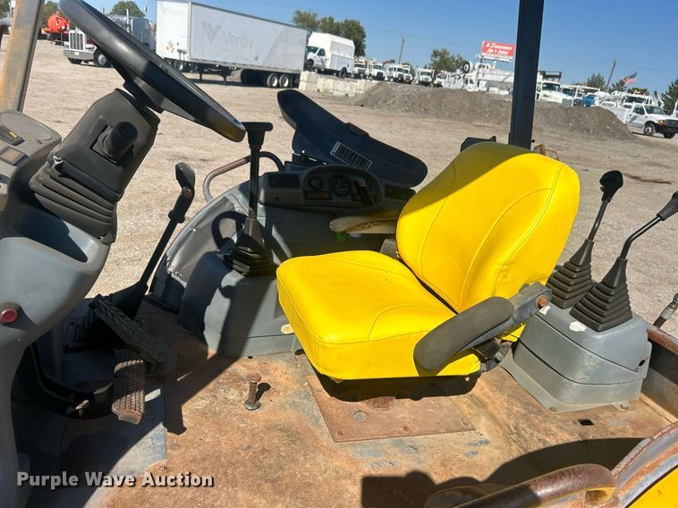 image for item EG1108 2000 New Holland 555E backhoe