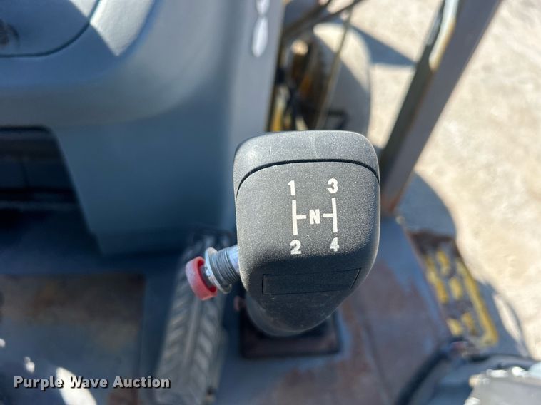 image for item EG1108 2000 New Holland 555E backhoe