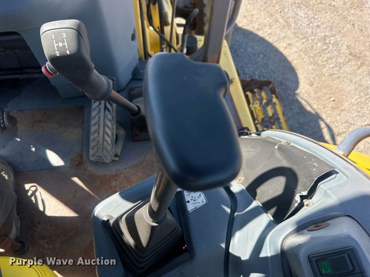 image for item EG1108 2000 New Holland 555E backhoe