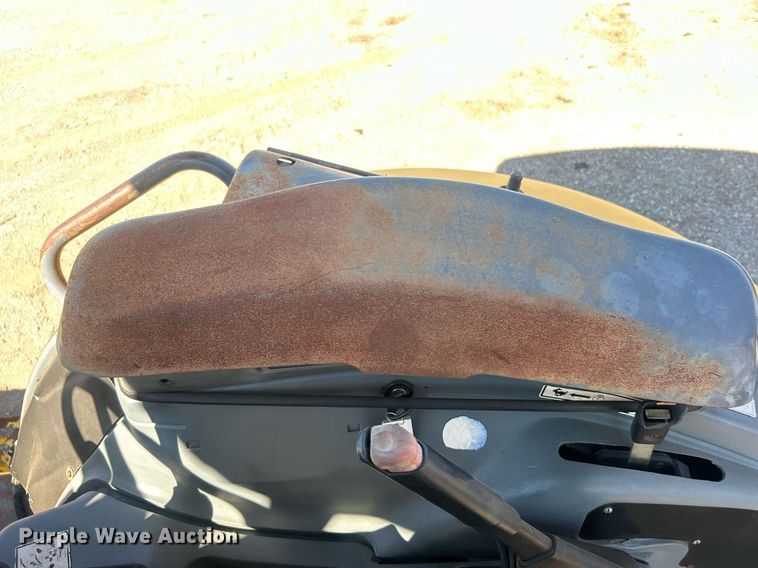 image for item EG1108 2000 New Holland 555E backhoe