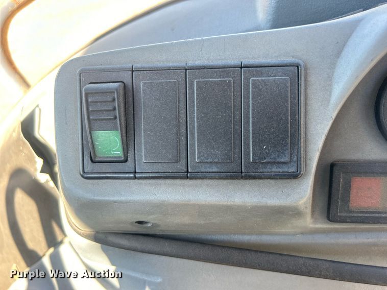 image for item EG1108 2000 New Holland 555E backhoe