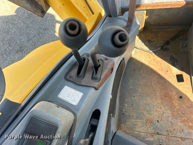image for item EG1108 2000 New Holland 555E backhoe