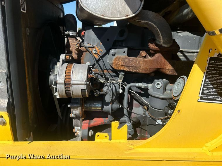 image for item EG1108 2000 New Holland 555E backhoe