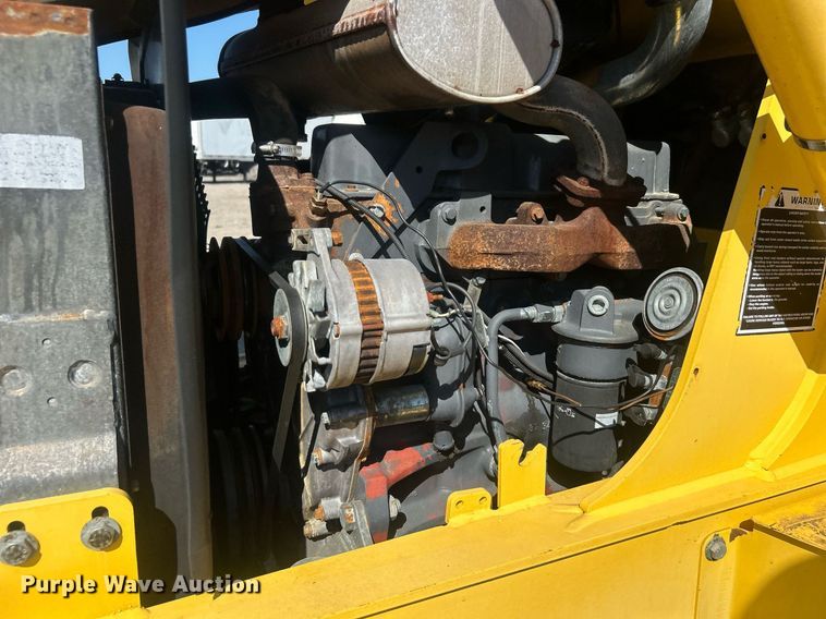 image for item EG1108 2000 New Holland 555E backhoe