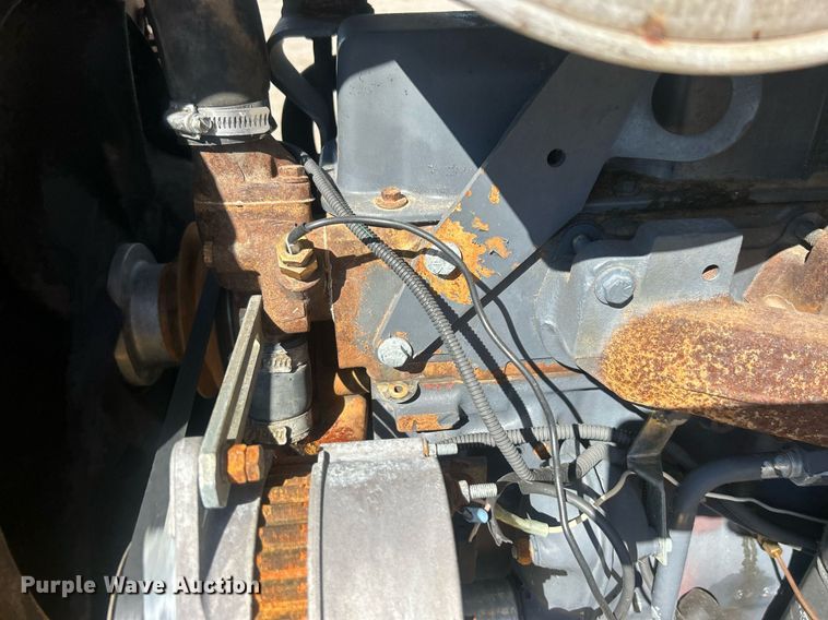 image for item EG1108 2000 New Holland 555E backhoe