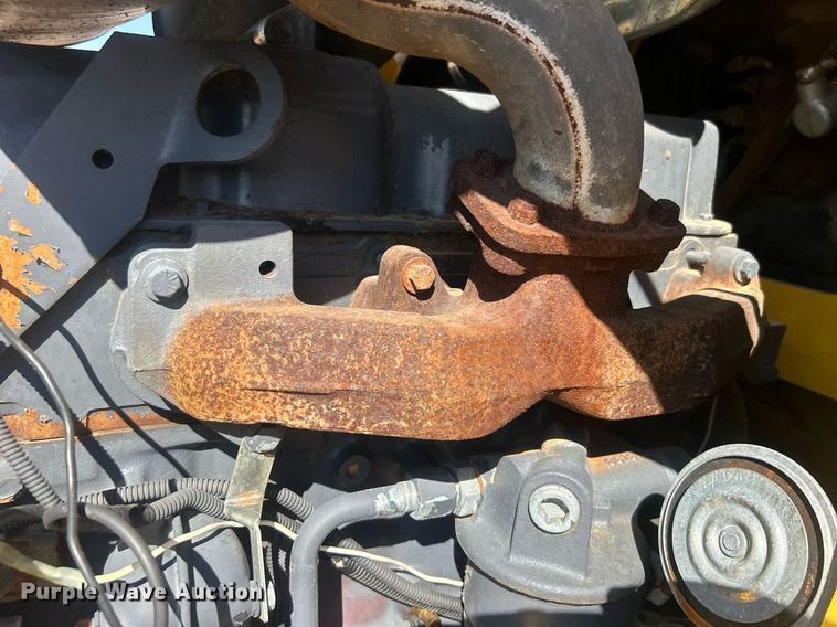 image for item EG1108 2000 New Holland 555E backhoe