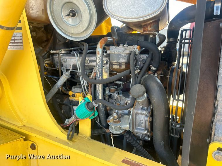 image for item EG1108 2000 New Holland 555E backhoe