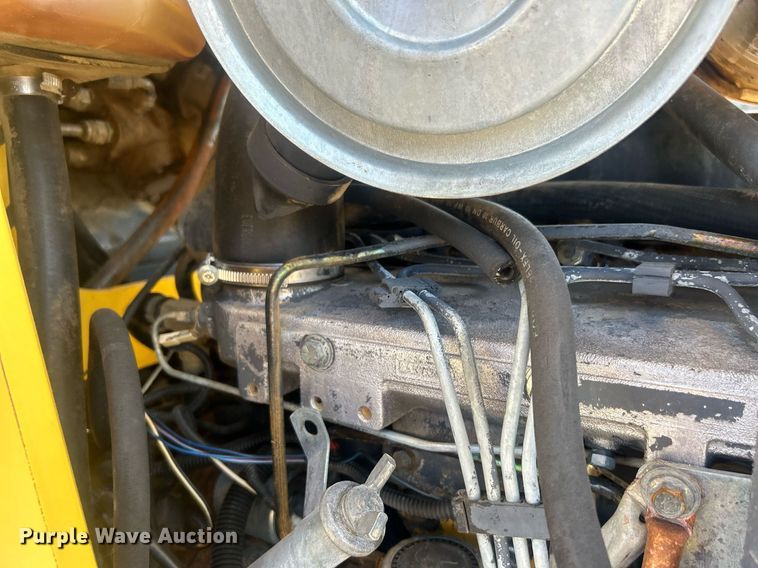 image for item EG1108 2000 New Holland 555E backhoe