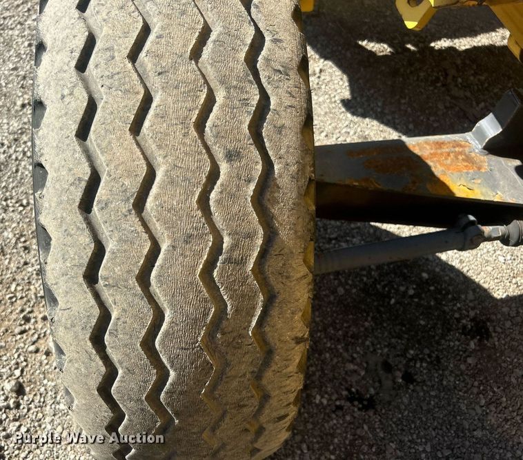 image for item EG1108 2000 New Holland 555E backhoe