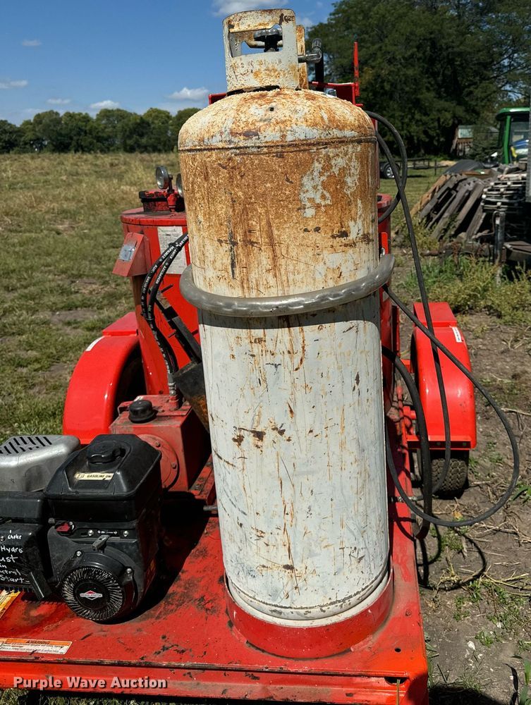 image for item EG6675 2011 Crafco EZ Pour  melter applicator