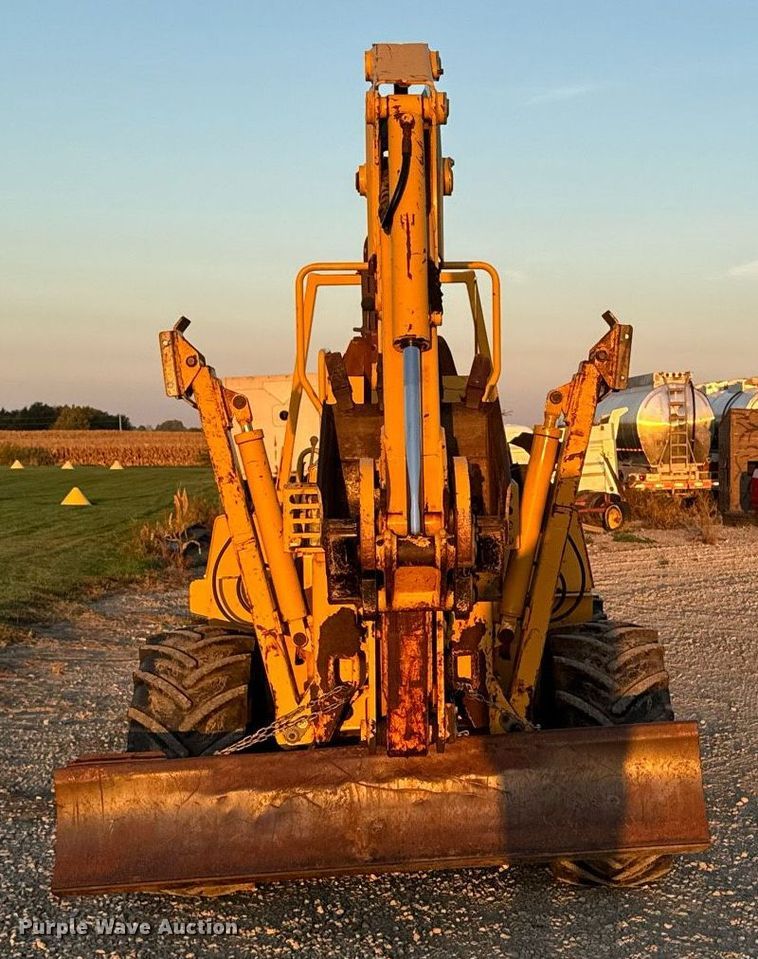 image for item EG6756 2000 Vermeer  V6500 trencher