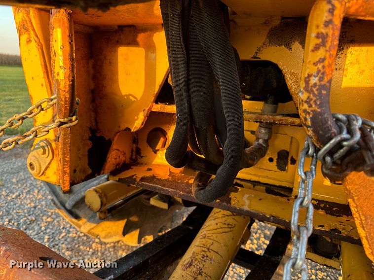 image for item EG6756 2000 Vermeer  V6500 trencher