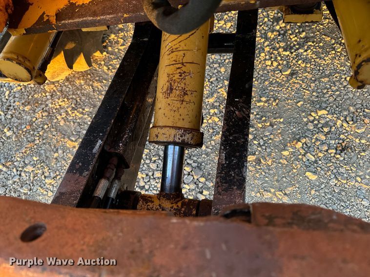 image for item EG6756 2000 Vermeer  V6500 trencher