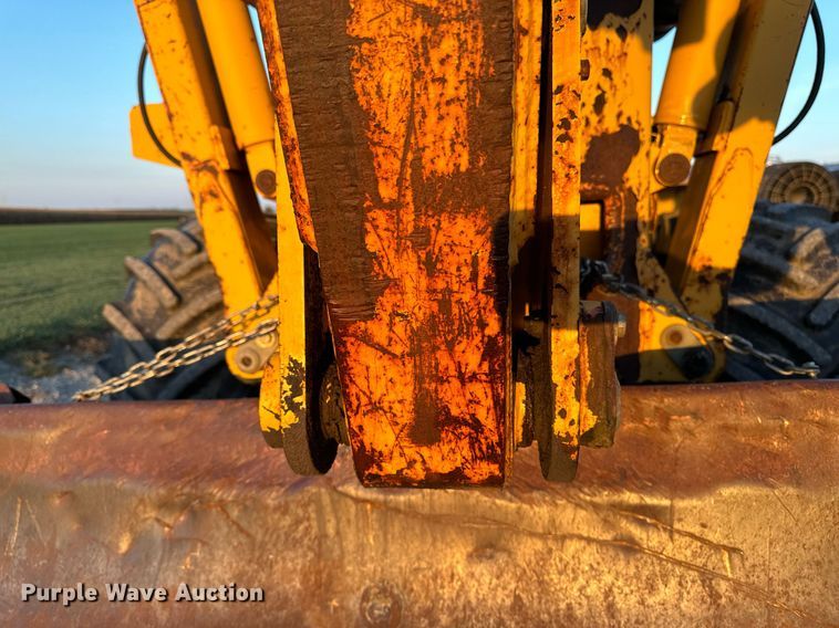 image for item EG6756 2000 Vermeer  V6500 trencher