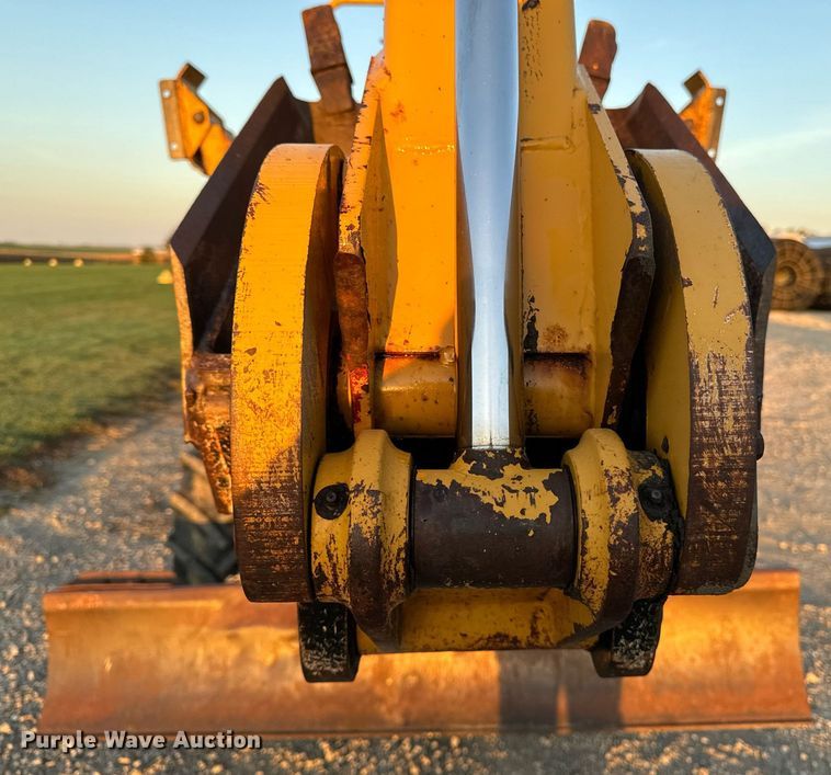 image for item EG6756 2000 Vermeer  V6500 trencher