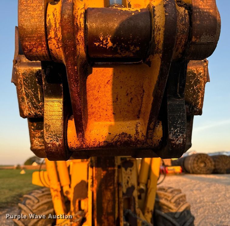 image for item EG6756 2000 Vermeer  V6500 trencher