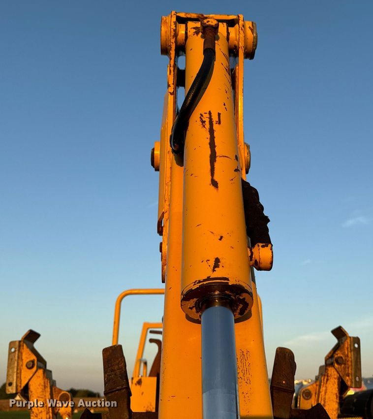 image for item EG6756 2000 Vermeer  V6500 trencher