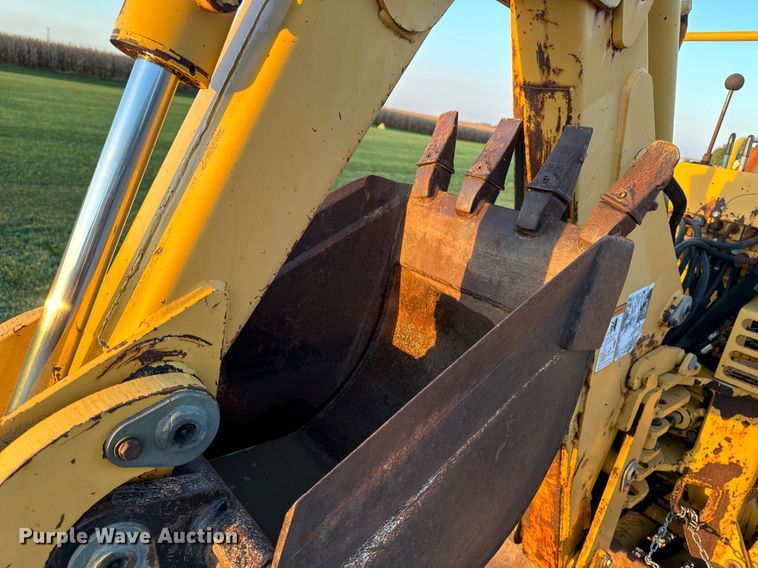 image for item EG6756 2000 Vermeer  V6500 trencher