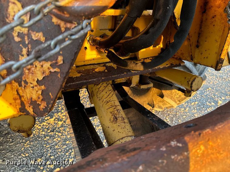 image for item EG6756 2000 Vermeer  V6500 trencher