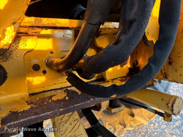 image for item EG6756 2000 Vermeer  V6500 trencher