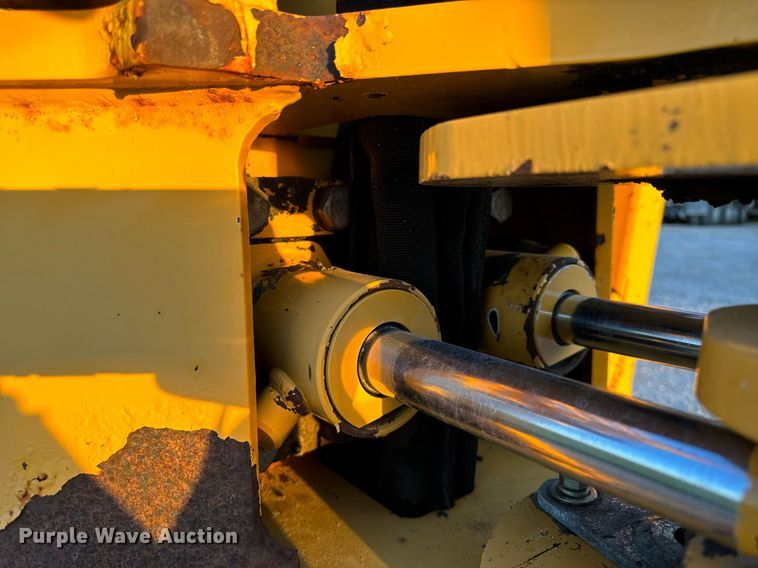 image for item EG6756 2000 Vermeer  V6500 trencher