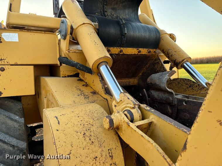 image for item EG6756 2000 Vermeer  V6500 trencher