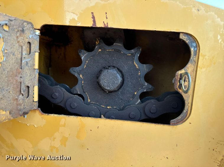 image for item EG6756 2000 Vermeer  V6500 trencher