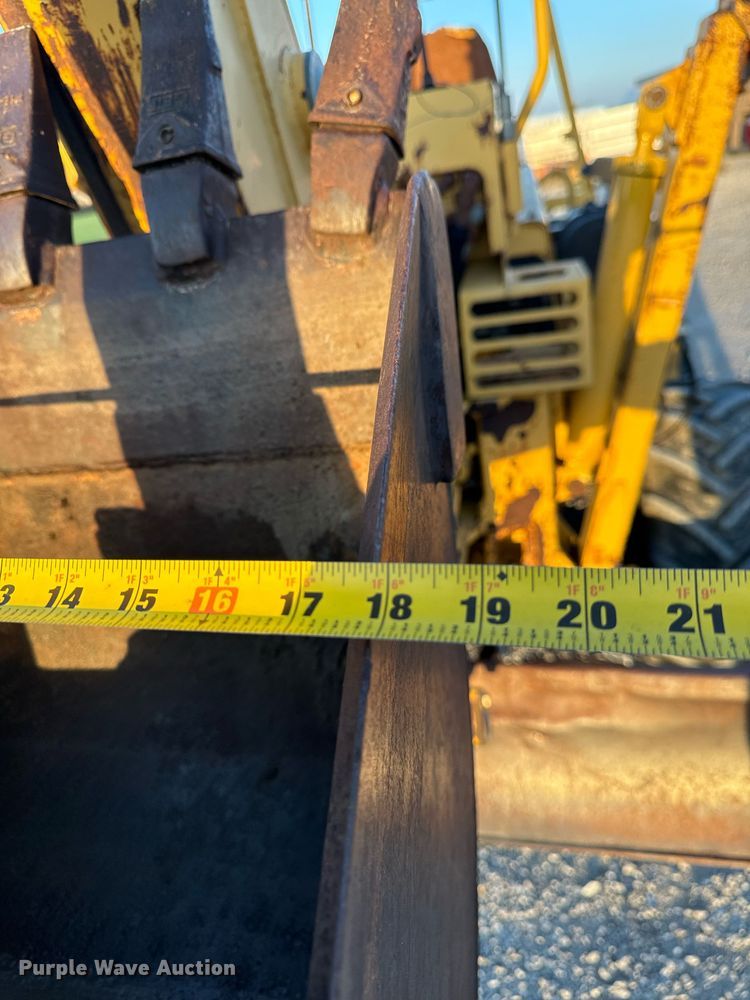 image for item EG6756 2000 Vermeer  V6500 trencher