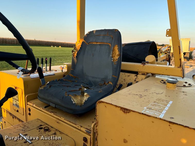 image for item EG6756 2000 Vermeer  V6500 trencher