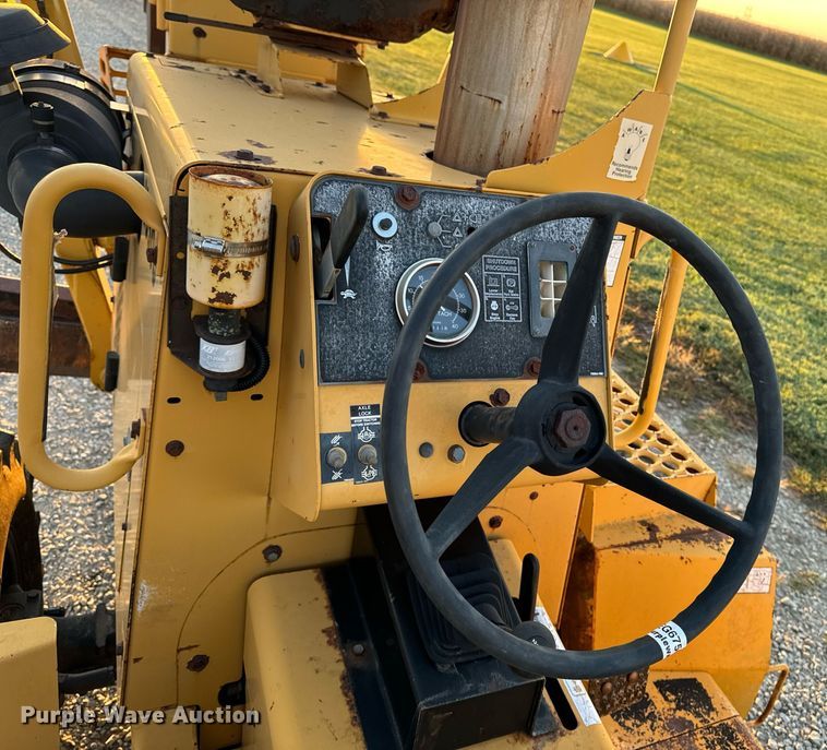 image for item EG6756 2000 Vermeer  V6500 trencher