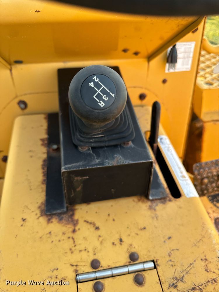 image for item EG6756 2000 Vermeer  V6500 trencher