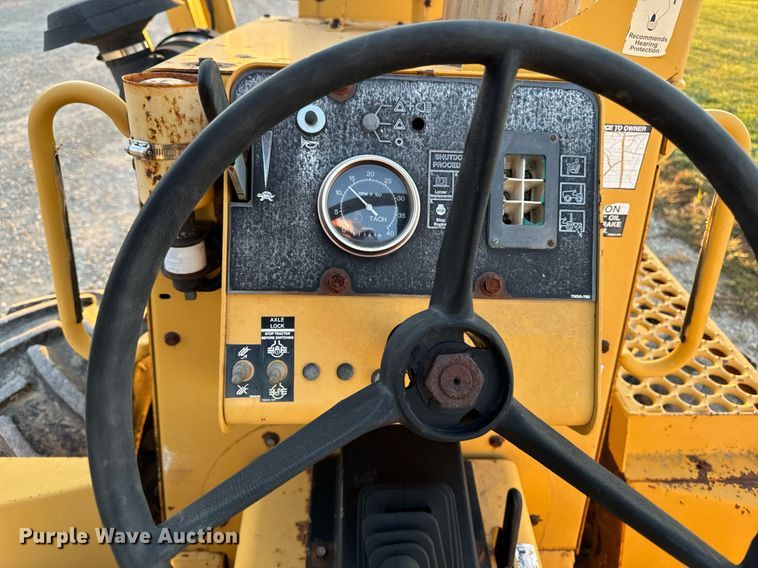 image for item EG6756 2000 Vermeer  V6500 trencher