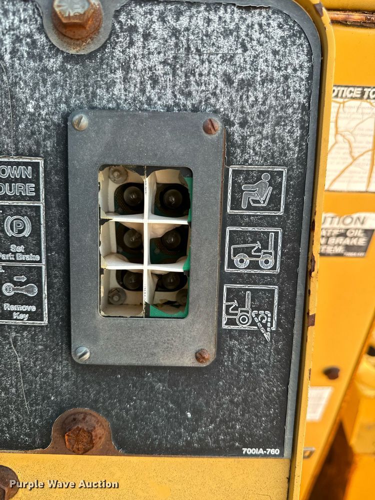 image for item EG6756 2000 Vermeer  V6500 trencher