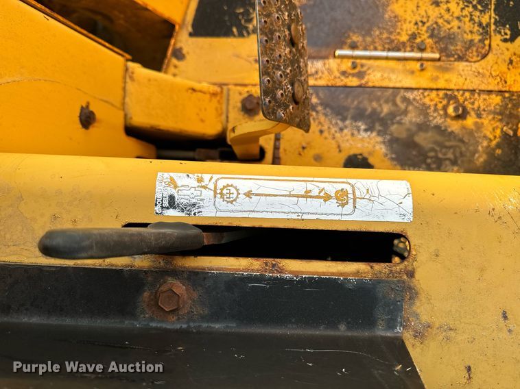 image for item EG6756 2000 Vermeer  V6500 trencher