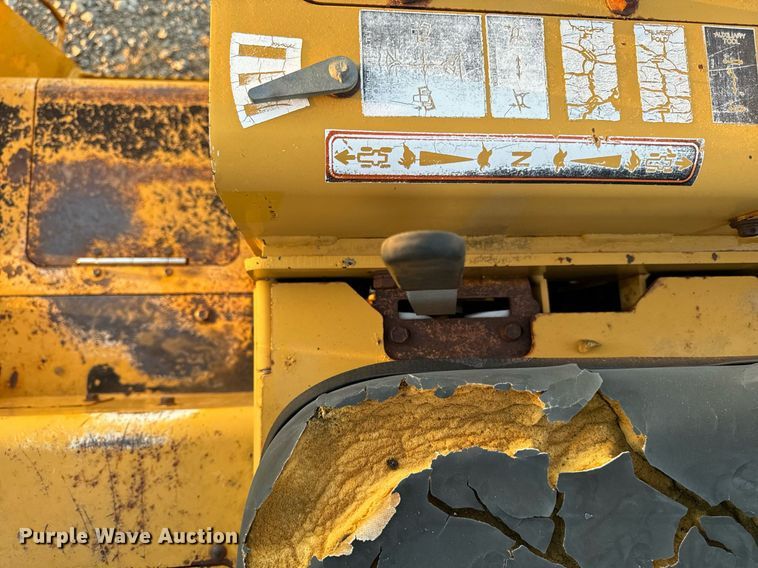 image for item EG6756 2000 Vermeer  V6500 trencher