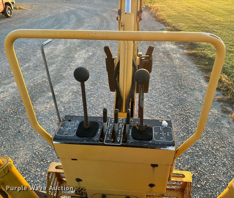 image for item EG6756 2000 Vermeer  V6500 trencher